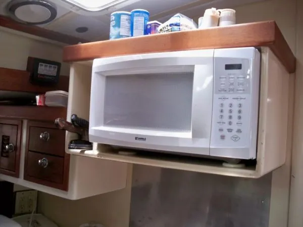 Slide: The Image of Covey Island Motorcruiser 1998 - 6