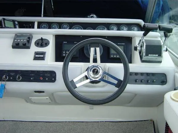 Slide: The Image of Sea Ray 330 Sundancer 1994 - 3