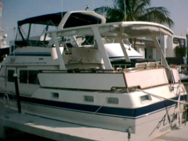 Slide: The Image of KHA-SHING Sundeck 1983 - 0