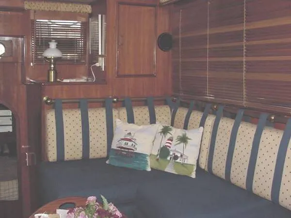 Slide: The Image of Oceania Motor Yacht 1986 - 4