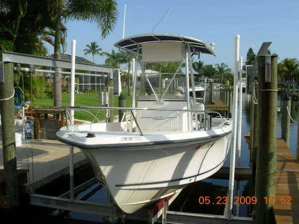 Slide: The Image of Sea Hunt Triton 202 2004 - 0