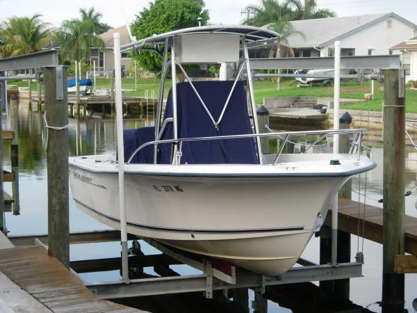 Slide: The Image of Sea Hunt Triton 202 2004 - 3