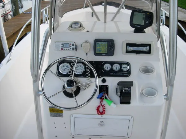 Slide: The Image of Sea Hunt Triton 202 2004 - 5