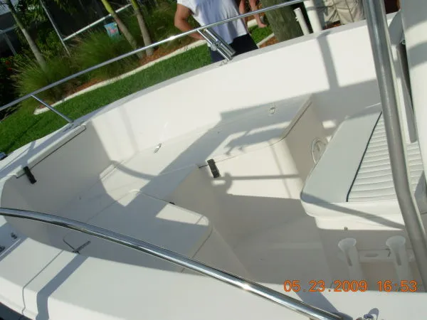 Slide: The Image of Sea Hunt Triton 202 2004 - 9