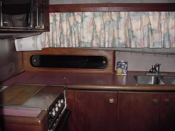 Slide: The Image of Bayliner Sedan Convertible 1987 - 3