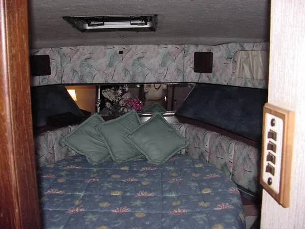 Slide: The Image of Bayliner Sedan Convertible 1987 - 6