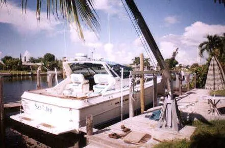 Slide: The Image of Sea Ray 390 EXPRESS DIESEL 1988 - 0