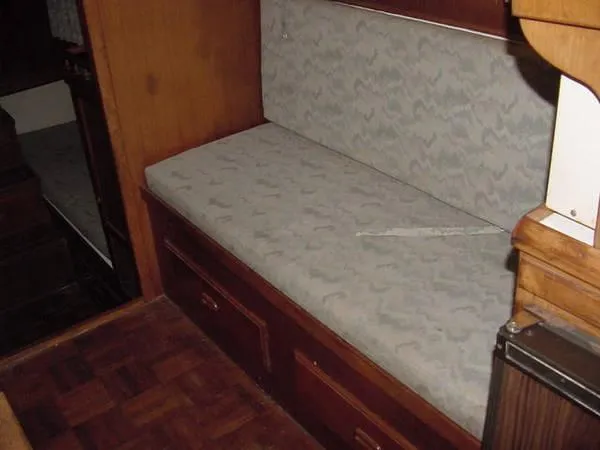 Slide: The Image of Marine Trader Double Cabin 1986 - 3
