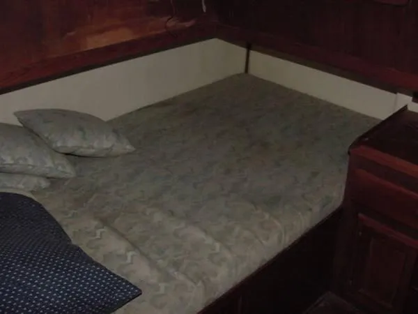 Slide: The Image of Marine Trader Double Cabin 1986 - 7