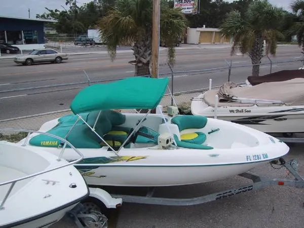 Slide: The Image of Yamaha Jet Boat 1996 - 0