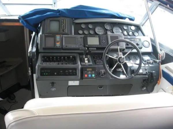 Slide: The Image of Sea Ray Express Cruiser 1992 - 1