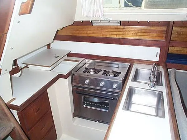 Slide: The Image of Catalina Wing Keel, Tall Rig 1989 - 2