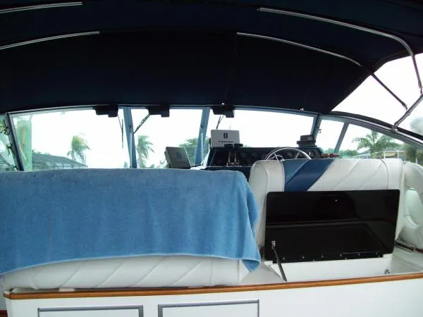 Slide: The Image of Sea Ray 340 Sundancer 1989 - 1