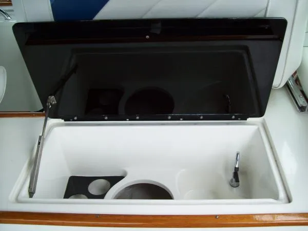 Slide: The Image of Sea Ray 340 Sundancer 1989 - 10