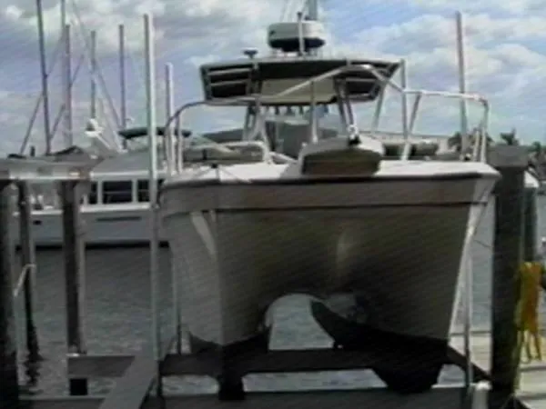 Slide: The Image of Grady-White X-26 Tigercat 2000 - 3