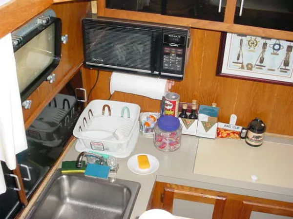 Slide: The Image of Mainship DCMY 1985 - 2