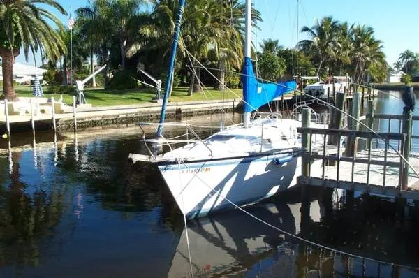 Slide: The Image of Hunter Monohull 1986 - 1