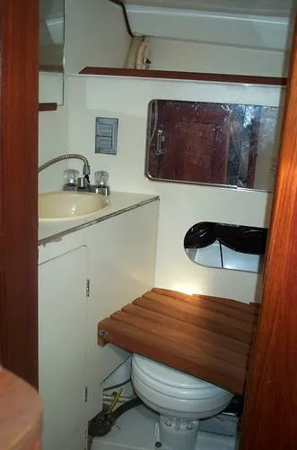 Slide: The Image of Hunter Monohull 1986 - 6