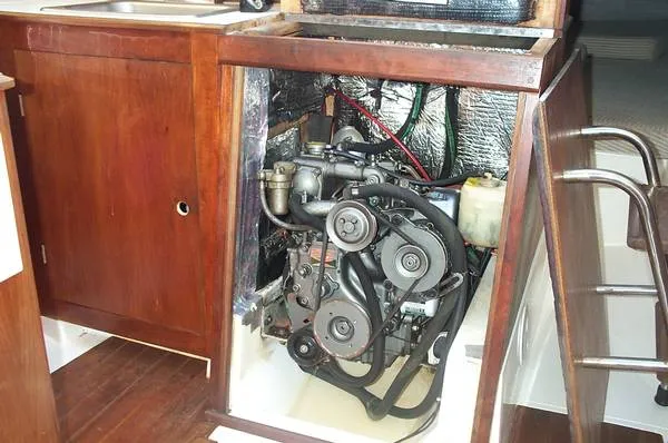 Slide: The Image of Hunter Monohull 1986 - 8