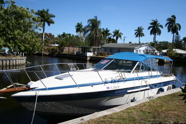 Slide: The Image of Chris-Craft 336 Mid-Cabin Express 1985 - 2