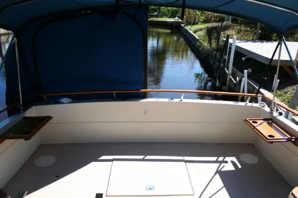 Slide: The Image of Chris-Craft 336 Mid-Cabin Express 1985 - 3