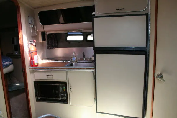Slide: The Image of Chris-Craft 336 Mid-Cabin Express 1985 - 6