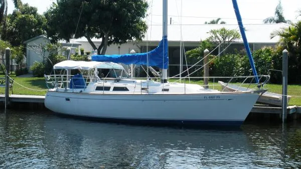 Slide: The Image of CAL 33 Sloop 1986 - 0