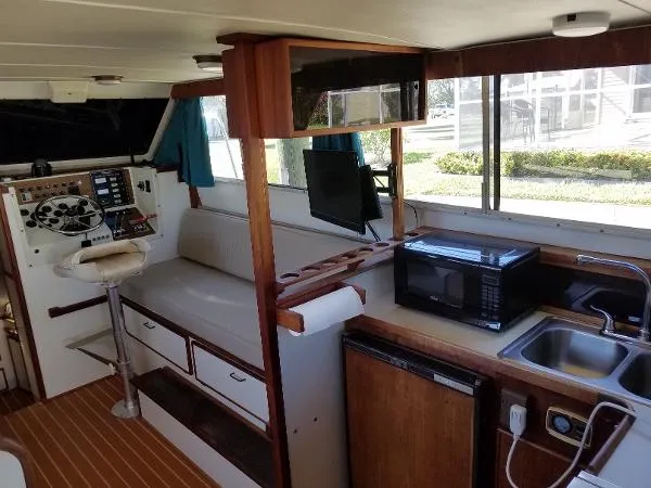 Slide: The Image of Tollycraft SPORT CRUISER 1986 - 7