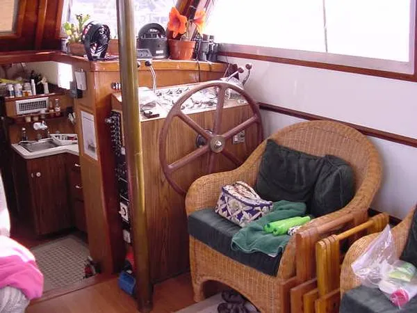 Slide: The Image of Gulfstar Trunk Cabin 1973 - 5