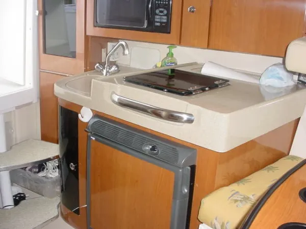 Slide: The Image of Wellcraft 290 Coastal 2004 - 10