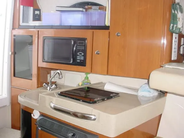 Slide: The Image of Wellcraft 290 Coastal 2004 - 9