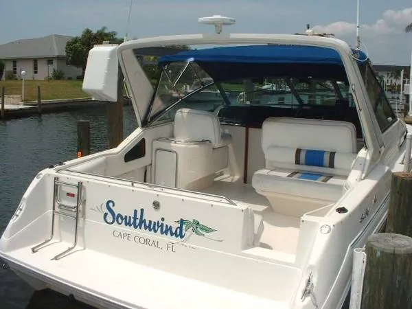 Slide: The Image of Sea Ray Express Cruiser 1991 - 6