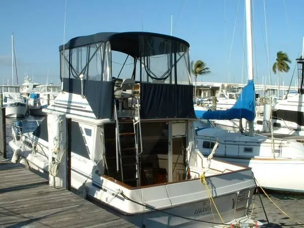 Slide: The Image of Sea Ray 340 Sedan 1987 - 0