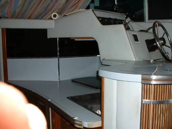 Slide: The Image of Sea Ray 340 Sedan 1987 - 3