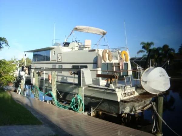 Slide: The Image of Trojan HOUSEBOAT DIESEL 1970 - 0
