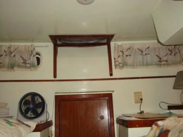 Slide: The Image of Trojan HOUSEBOAT DIESEL 1970 - 10