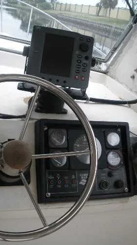 Slide: The Image of Luhrs/Alura 30 Alura Classic 1989 - 2