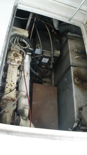 Slide: The Image of Luhrs/Alura 30 Alura Classic 1989 - 3