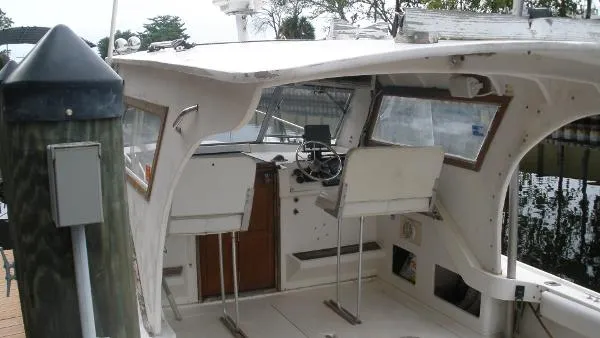 Slide: The Image of Luhrs/Alura 30 Alura Classic 1989 - 9