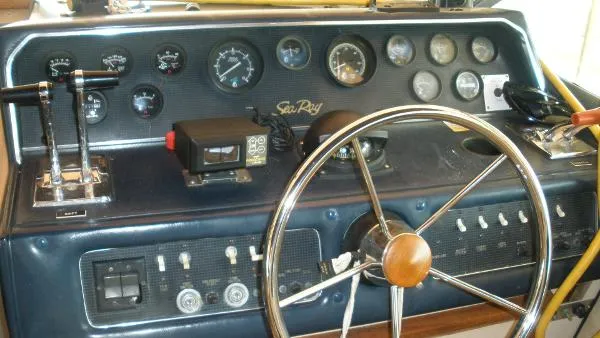 Slide: The Image of Sea Ray 300 Weekender 1986 - 10