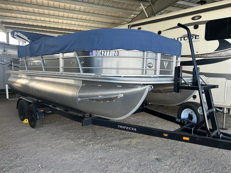 Slide: The Image of Forest River 22LE 2022 - 13