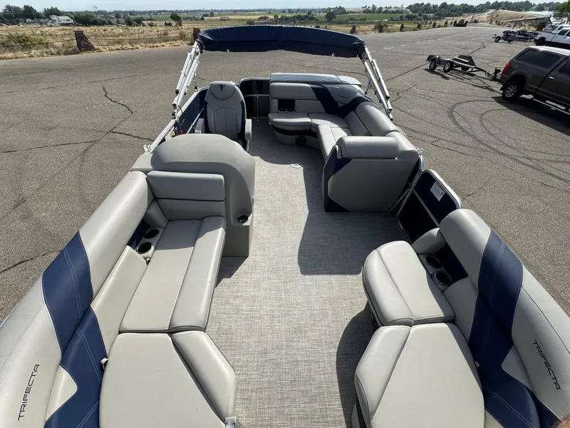 Slide: The Image of Forest River 22LE 2022 - 3