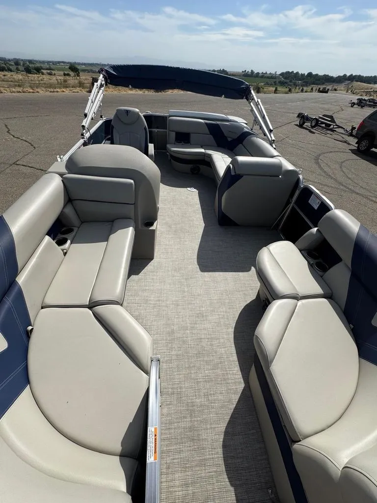 Slide: The Image of Forest River 22LE 2022 - 4