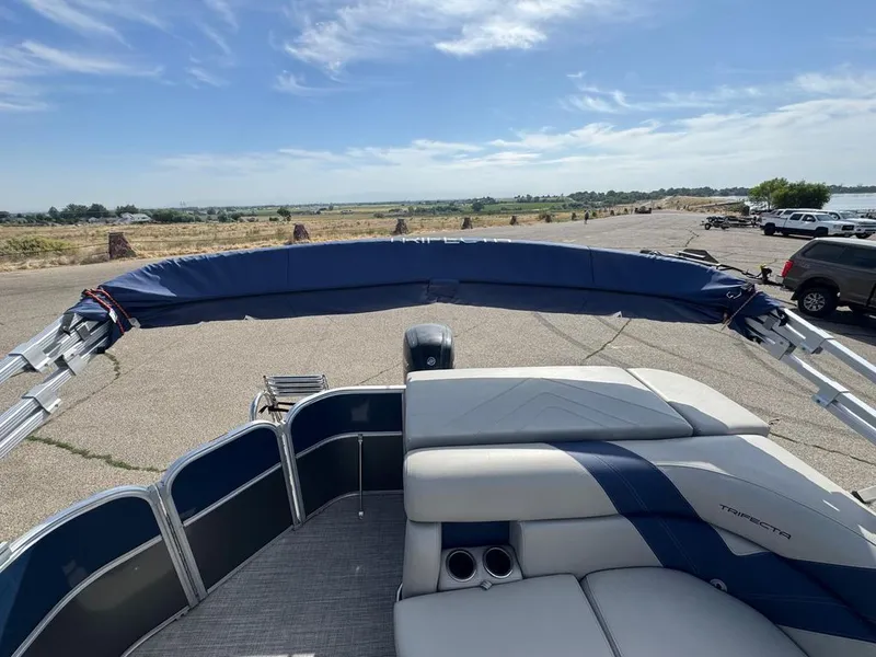 Slide: The Image of Forest River 22LE 2022 - 6