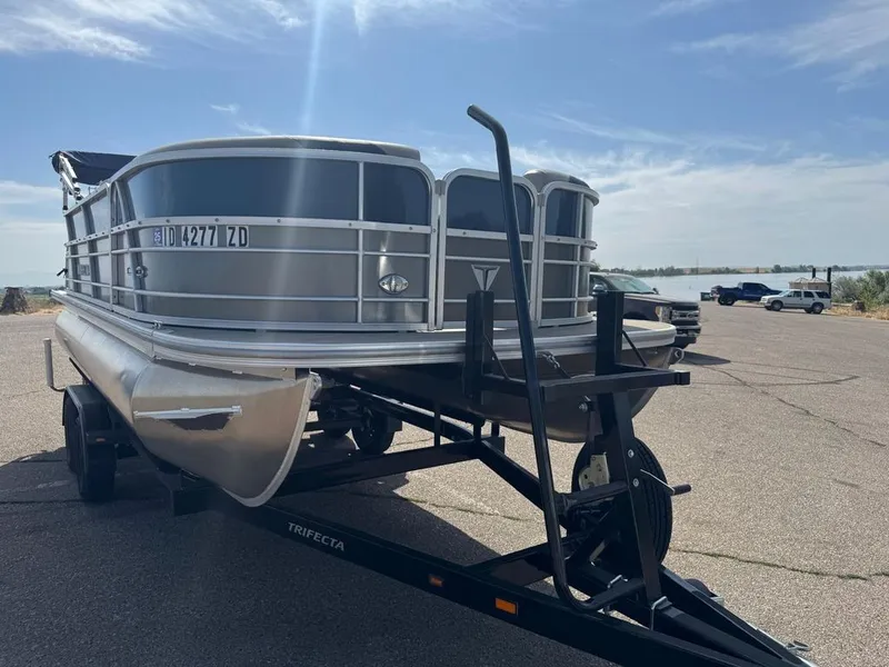 Slide: The Image of Forest River 22LE 2022 - 7