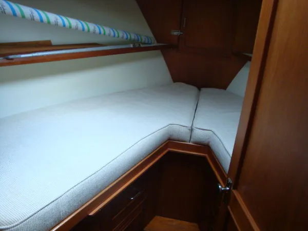 Slide: The Image of Ocean Alexander DC Trawler-Twins 1985 - 8