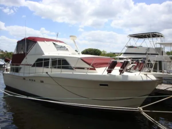 Slide: The Image of Chris-Craft 381 Catalina 1986 - 0