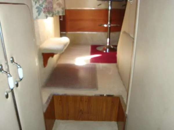 Slide: The Image of Chris-Craft 381 Catalina 1986 - 10
