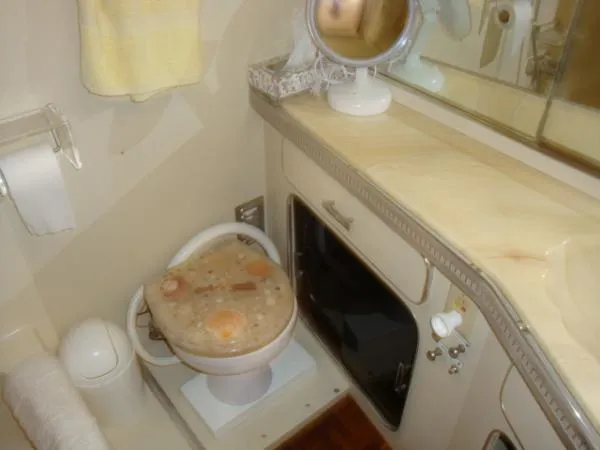 Slide: The Image of Chris-Craft 381 Catalina 1986 - 11