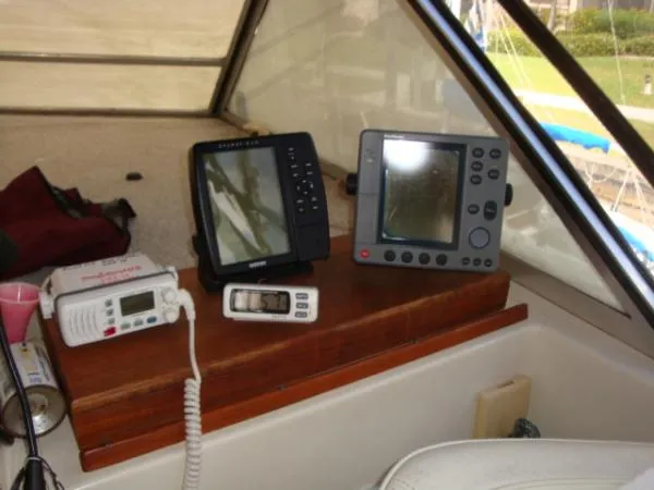 Slide: The Image of Chris-Craft 381 Catalina 1986 - 5